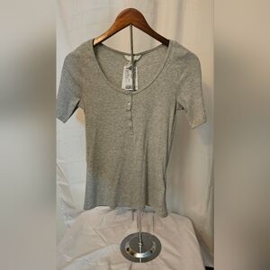 H&M Gray Ribbed Henley Short Sleeve Top, Sz M - NWT